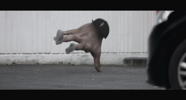 Perrier - The hand